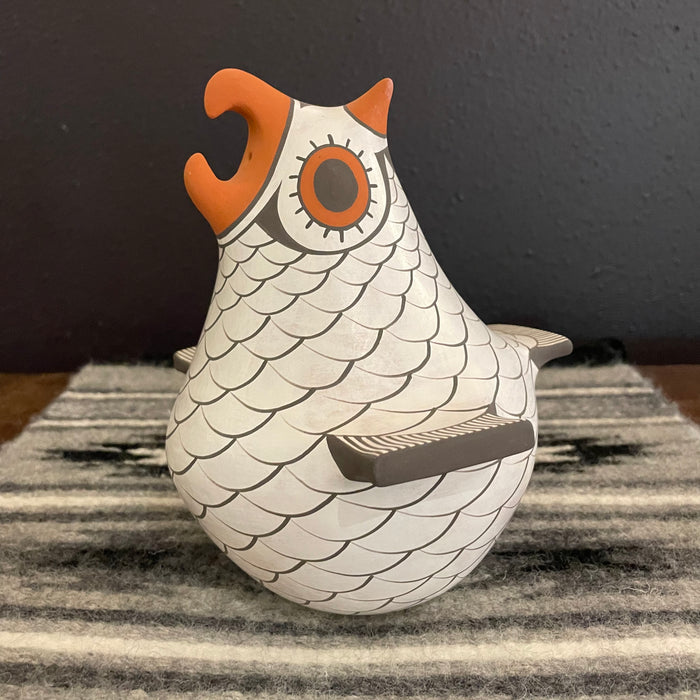 White Owl Pot, by Anderson J. (Jamie)  Peynetsa